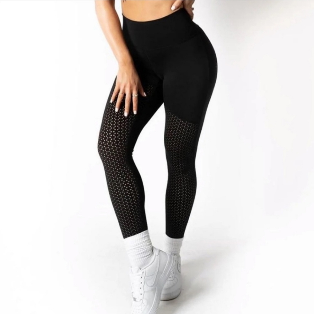 BuffBunny Black Posh Leggings
